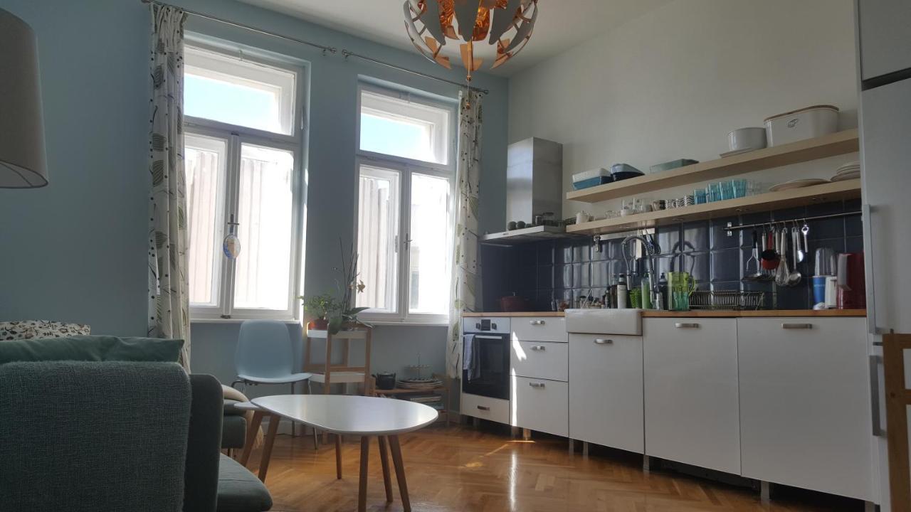 Room Next To Porto Montenegro Τίβατ Εξωτερικό φωτογραφία