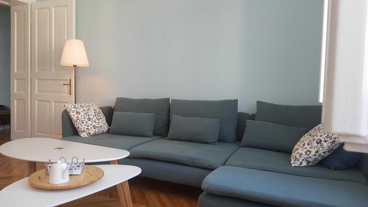 Room Next To Porto Montenegro Τίβατ Εξωτερικό φωτογραφία