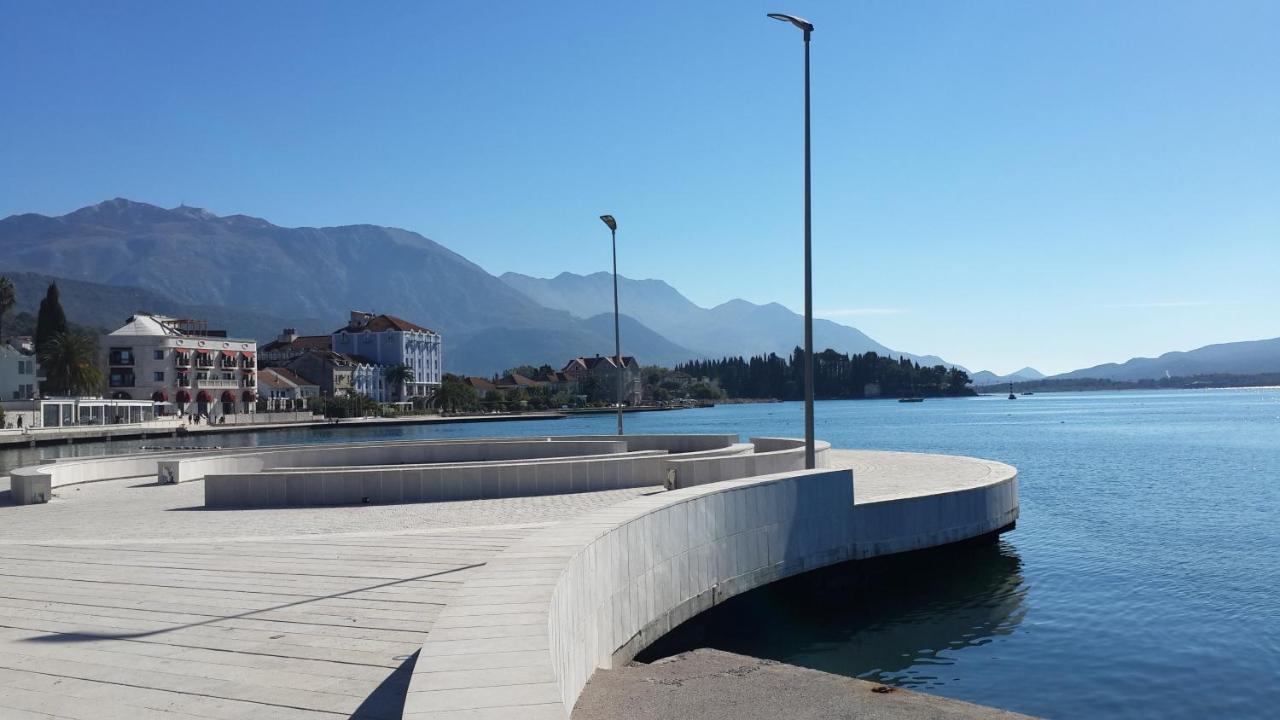 Room Next To Porto Montenegro Τίβατ Εξωτερικό φωτογραφία